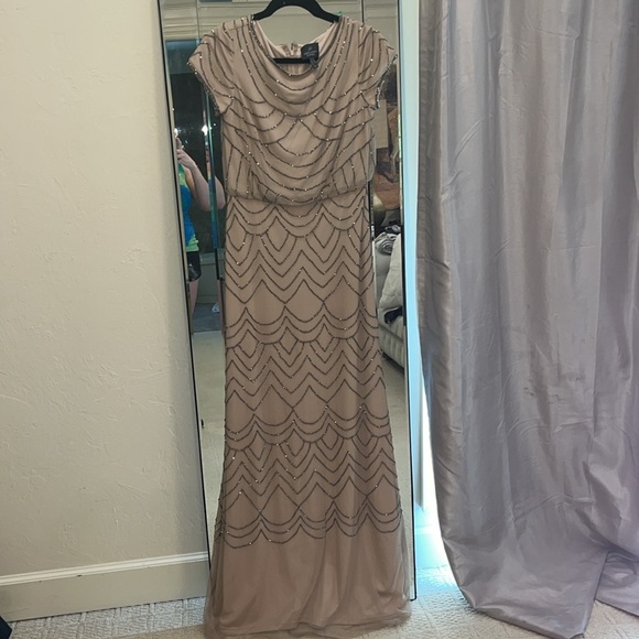 ADRIANNA PAPELL / SIZE 4 / no flaws - Picture 8 of 8